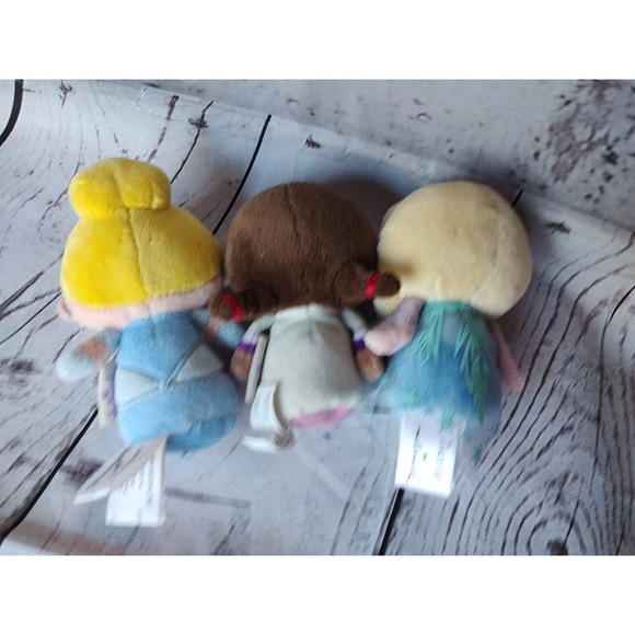 Hallmark Itty Bittys 3 DISNEY PRINCESSES BELL Cinderella Elsa And Doc Mcstuffins - Picture 3 of 8